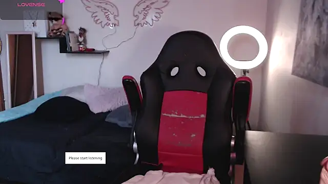 MissDennise online show from December 19, 2025, 4:25 pm