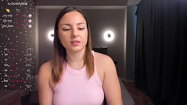 Snapshot of ThreeshaWhite chatting on February 19, 2025, 6:55 am ThreeshaWhite online show from February 19, 2025, 6:55 am