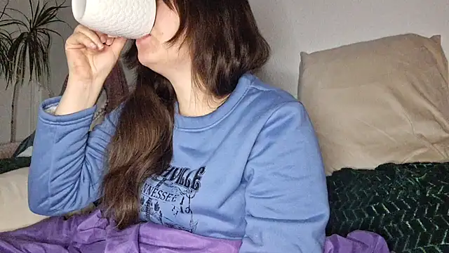 Cyndee Winter online show from November 6, 2025, 8:54 pm