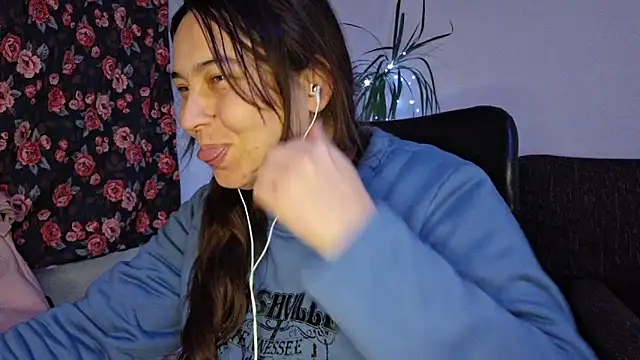 Cyndee Winter online show from December 22, 2025, 10:07 pm