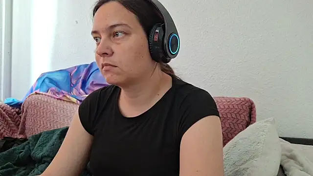Cyndee Winter online show from June 9, 2026, 2:17 pm