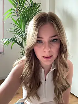 Snapshot of MaribelRiver chatting on February 19, 2026, 1:18 pm MaribelRiver online show from February 19, 2026, 1:18 pm