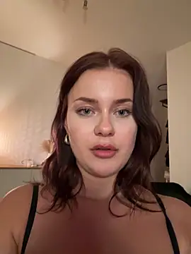 MaribelRiver online show from May 4, 2026, 11:01 pm