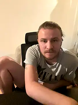 Snapshot of singer1911 chatting on December 1, 2024, 9:26 pm singer1911 online show from December 1, 2024, 9:26 pm