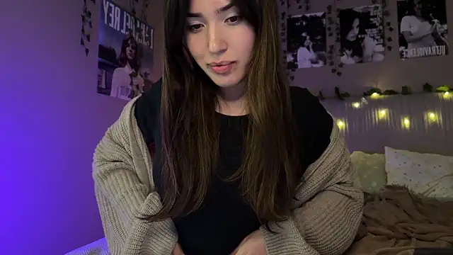 Anisawithlove online show from December 5, 2025, 5:42 pm