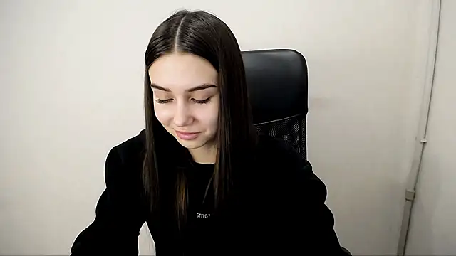 Snapshot of Lili_magic chatting on October 24, 2025, 9:28 am Lili magic online show from October 24, 2025, 9:28 am
