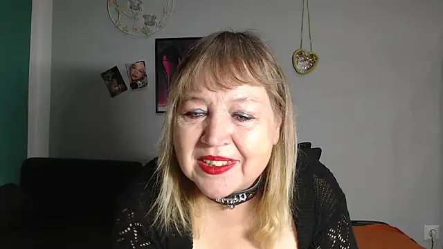 Snapshot of Blasflittchen chatting on October 27, 2025, 11:47 am Blasflittchen online show from October 27, 2025, 11:47 am