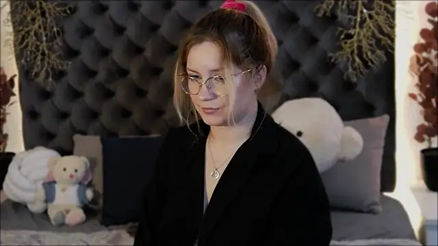 Bryarre online show from February 2, 2025, 11:21 pm