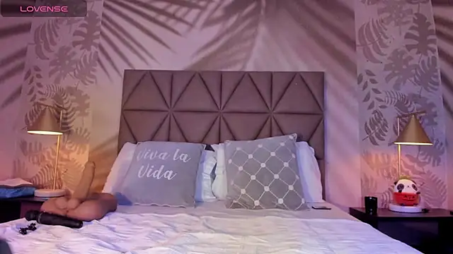 Snapshot of LIAH_IZUMI chatting on January 3, 2025, 11:57 am LIAH IZUMI online show from January 3, 2025, 11:57 am