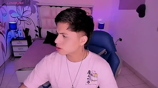 Niicky1  online show from December 23, 2024, 8:14 pm