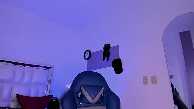 Niicky1  online show from February 25, 2025, 12:03 am