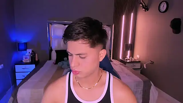 Niicky1  online show from March 4, 2025, 9:43 pm