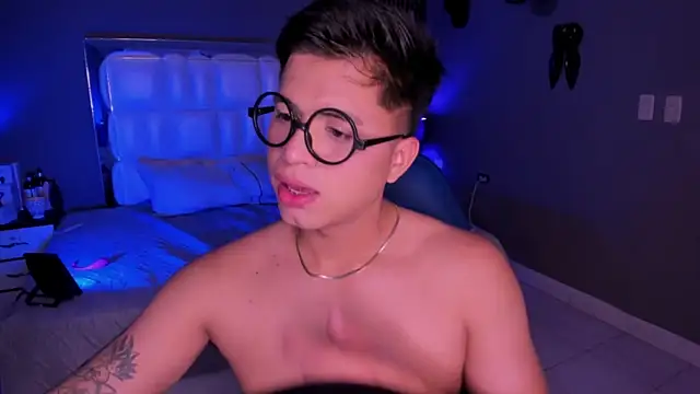 Niicky1  online show from September 18, 2025, 4:14 am