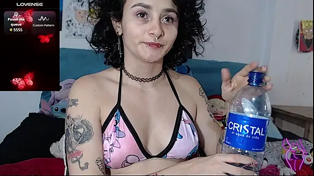 Snapshot of kitty22_ chatting on October 4, 2025, 1:53 pm kitty22 online show from October 4, 2025, 1:53 pm