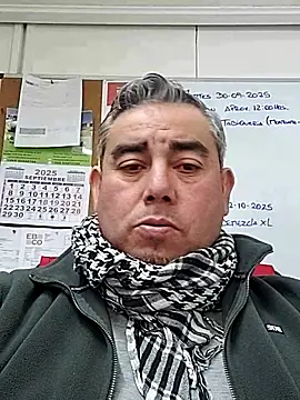 Manolete007x online show from September 29, 2025, 4:34 pm