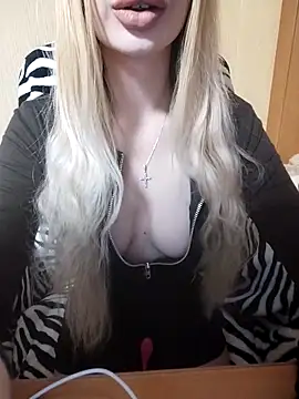 Snapshot of Elza_kom chatting on February 18, 2025, 11:33 am Elza kom online show from February 18, 2025, 11:33 am