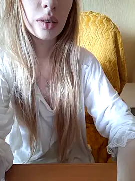 Snapshot of Elza_kom chatting on September 10, 2025, 6:24 am Elza kom online show from September 10, 2025, 6:24 am
