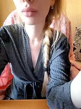 Elza kom online show from November 16, 2025, 6:41 am