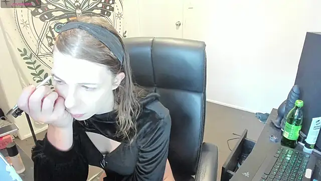 Ts-lucy-lux online show from July 22, 2026, 9:28 pm