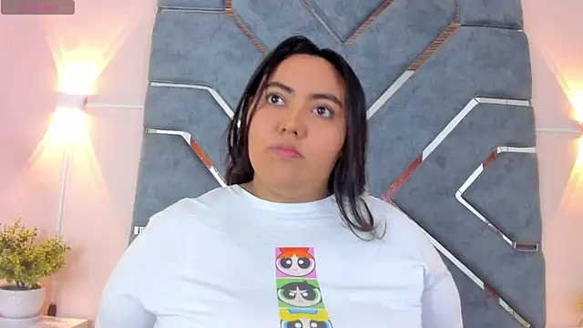 LucciaPorter online show from March 20, 2026, 1:38 pm