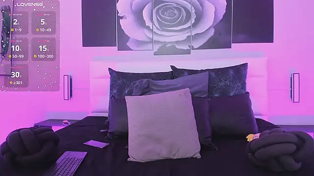 isabella simons online show from December 20, 2025, 2:40 am