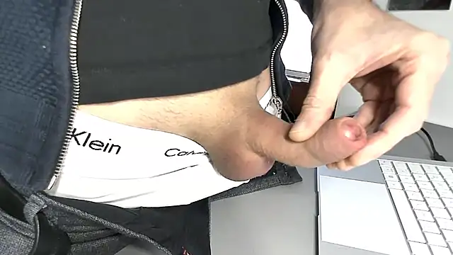 sperma tributes online show from January 7, 2026, 8:06 am