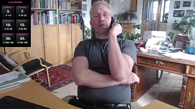 tom-swede online show from January 31, 2025, 9:48 am