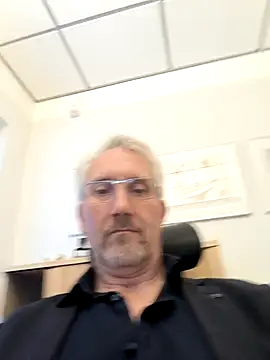 tom-swede online show from October 14, 2025, 3:24 pm