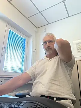 tom-swede online show from July 21, 2026, 10:28 am