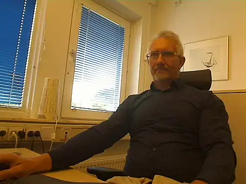 tom-swede online show from July 27, 2026, 2:13 pm