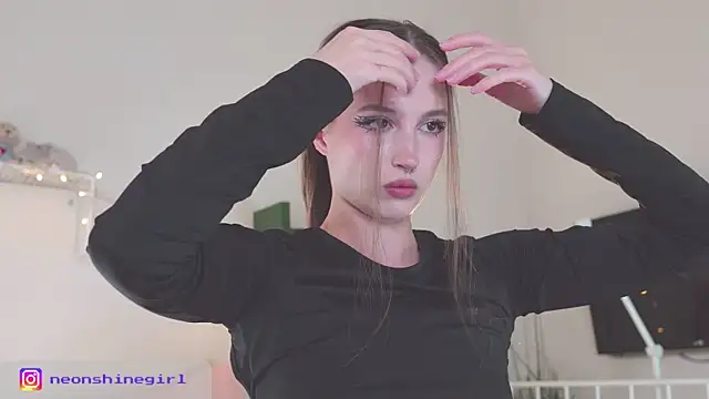 NeonShine online show from October 13, 2025, 6:02 am