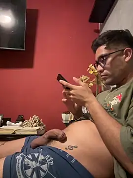 Snapshot of Magicerosxx69 chatting on November 16, 2025, 8:20 am Magicerosxx69 online show from November 16, 2025, 8:20 am