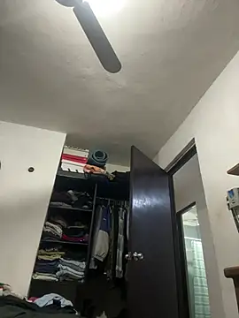 Snapshot of Magicerosxx69 chatting on February 8, 2026, 2:53 pm Magicerosxx69 online show from February 8, 2026, 2:53 pm