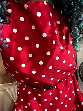 TheKing6ix9ine69 online show from November 9, 2025, 5:06 am