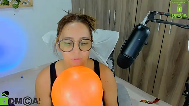 isa loves cum online show from March 12, 2026, 11:22 pm