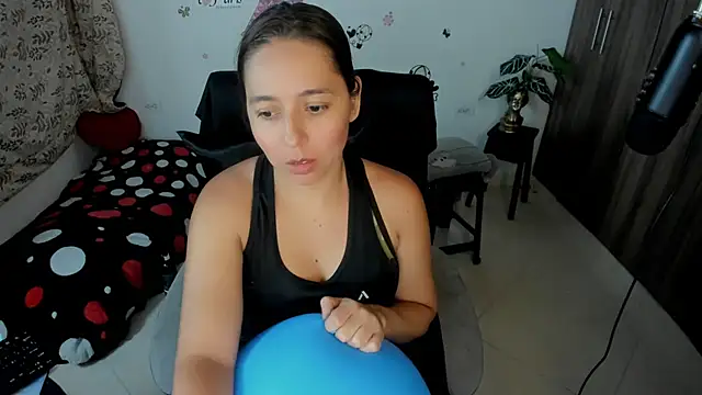 isa loves cum online show from May 6, 2026, 4:52 am