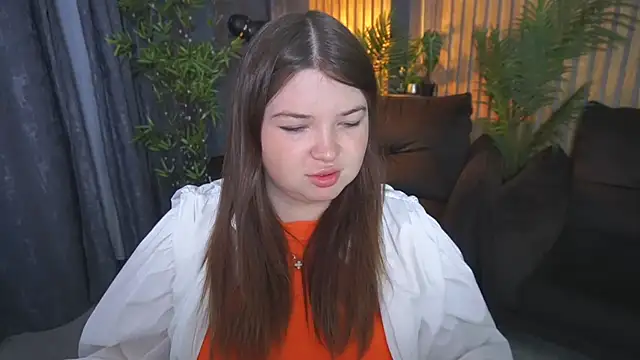 RosieMoons online show from October 3, 2025, 7:22 pm