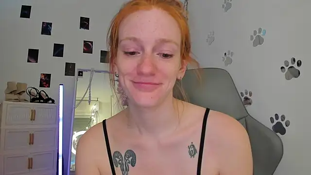 Aliceginger99 online show from May 2, 2026, 12:10 pm