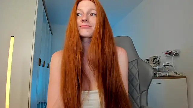 Aliceginger99 online show from June 26, 2026, 1:37 pm