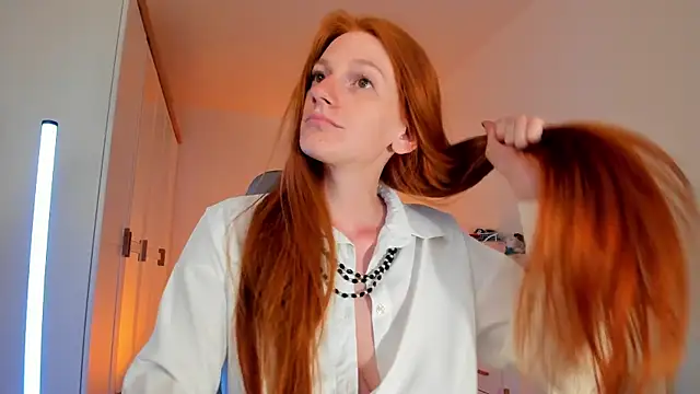 Aliceginger99 online show from July 10, 2026, 1:14 pm