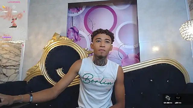 sexy blacks  online show from January 7, 2025, 11:16 am