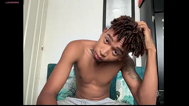 Snapshot of sexy_blacks_ chatting on October 22, 2025, 12:27 pm sexy blacks online show from October 22, 2025, 12:27 pm