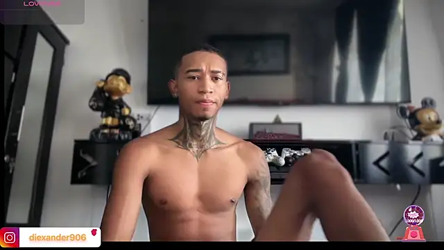 sexy blacks  online show from February 26, 2026, 12:26 pm