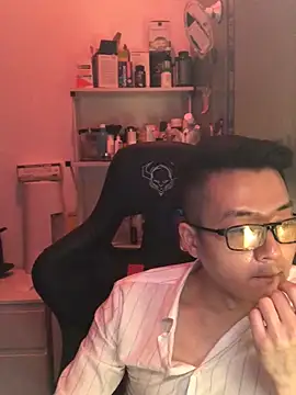 wangjian2324 online show from May 11, 2026, 5:54 pm