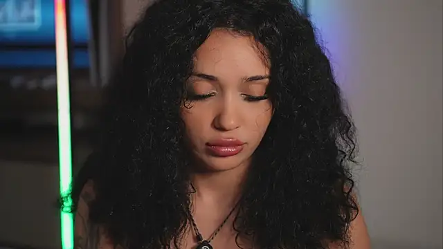 Snapshot of Moan4u chatting on September 20, 2025, 7:09 am Moan4u online show from September 20, 2025, 7:09 am