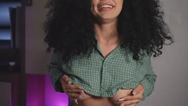 Snapshot of Moan4u chatting on September 22, 2025, 7:54 am Moan4u online show from September 22, 2025, 7:54 am