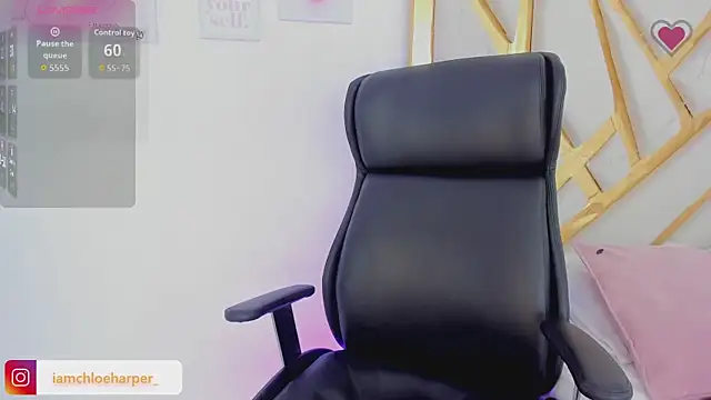 Snapshot of ChloeHarper_ chatting on October 1, 2025, 6:58 pm ChloeHarper online show from October 1, 2025, 6:58 pm