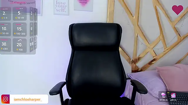 Snapshot of ChloeHarper_ chatting on October 17, 2025, 7:05 pm ChloeHarper online show from October 17, 2025, 7:05 pm