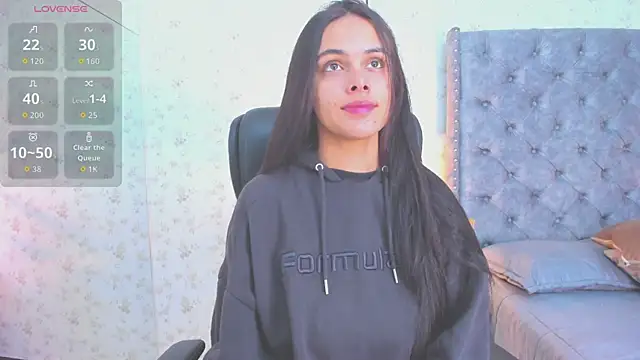 Snapshot of ChloeHarper_ chatting on October 28, 2025, 1:36 pm ChloeHarper online show from October 28, 2025, 1:36 pm