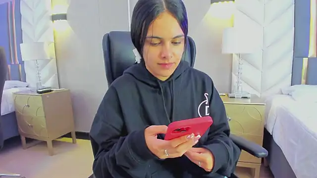 ChloeHarper  online show from January 10, 2026, 11:34 am